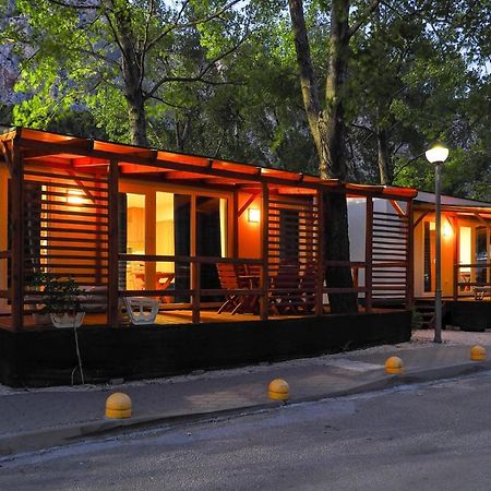 Mediteran Travel Mobile Homes Galeb โอมิช ภายนอก รูปภาพ
