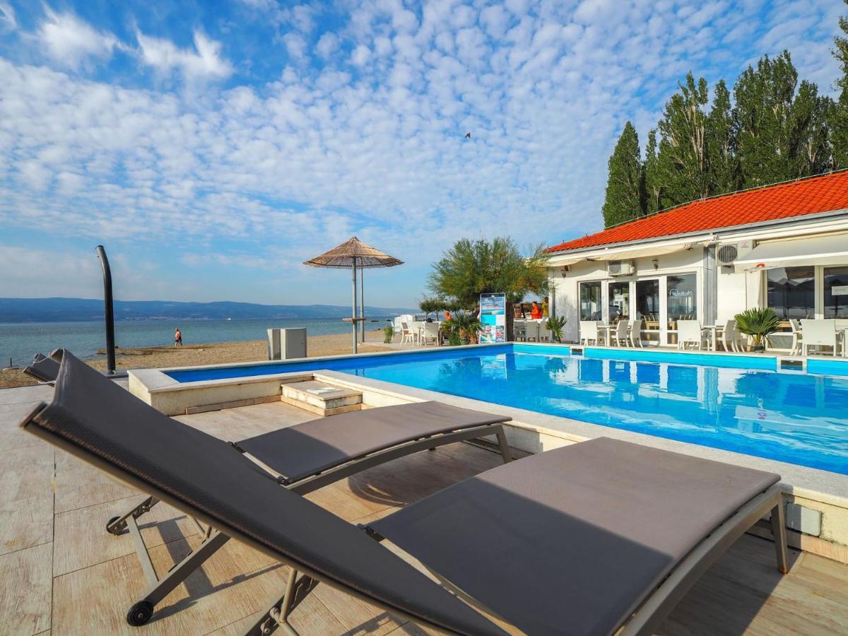 Mediteran Travel Mobile Homes Galeb โอมิช ภายนอก รูปภาพ
