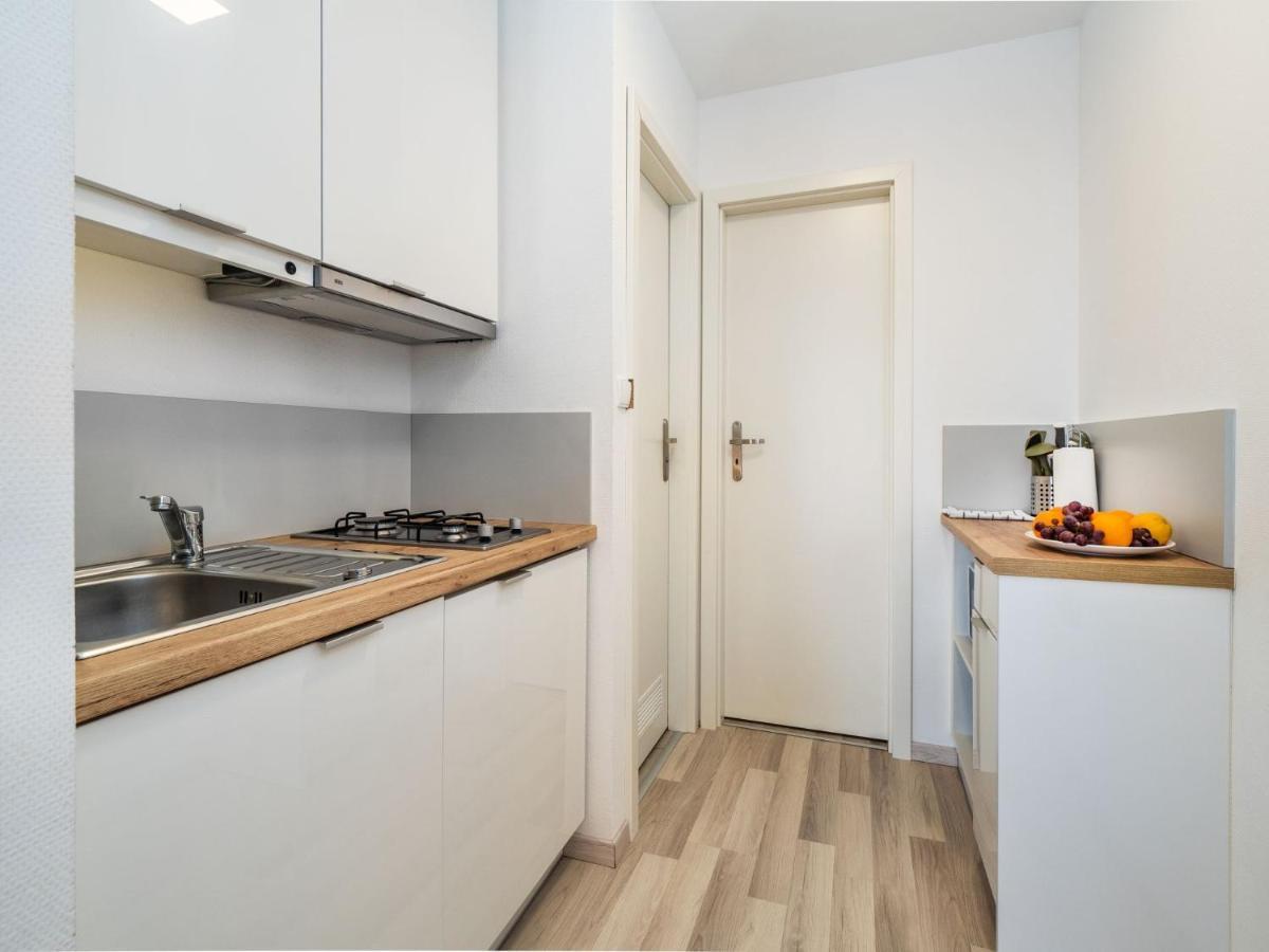 Mediteran Travel Mobile Homes Galeb โอมิช ภายนอก รูปภาพ