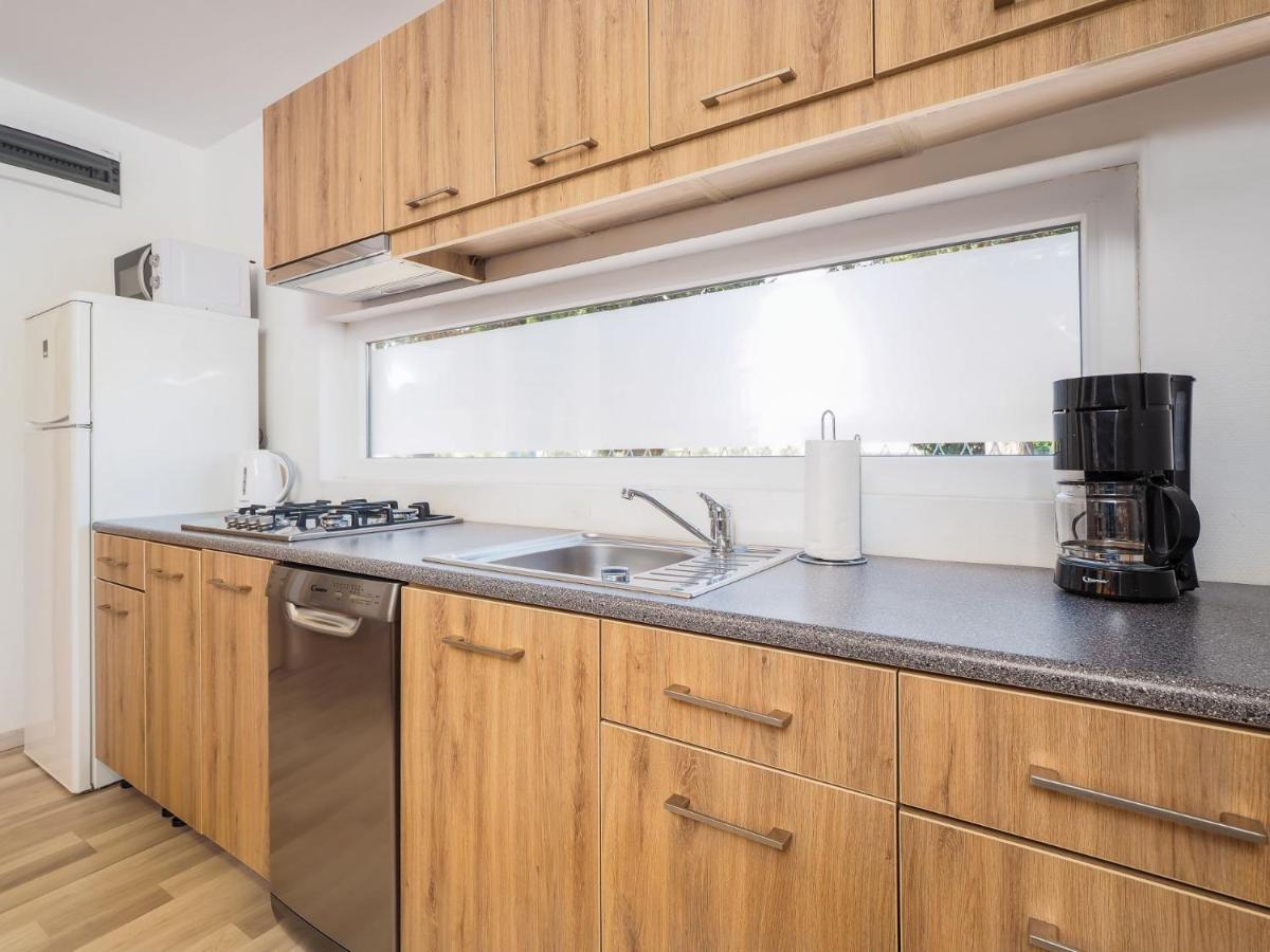 Mediteran Travel Mobile Homes Galeb โอมิช ภายนอก รูปภาพ